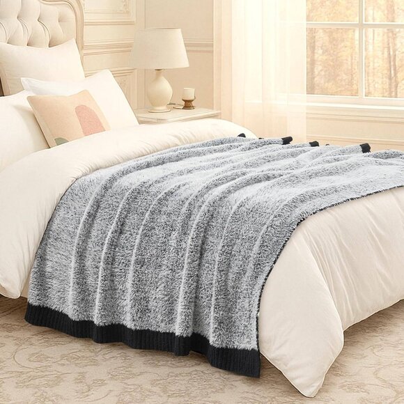 Amélie Home Cozy Knit Throw Blanket, Super Soft Plush 50"x60" - Heather Black - Picture 8 of 9